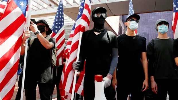 Без запроса на американскую демократию: почему Гонконг и Китай обвинили США во вмешательстве