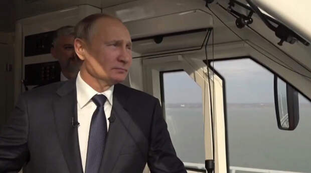 Владимир Путин открыл движение поездов по Крымскому мосту