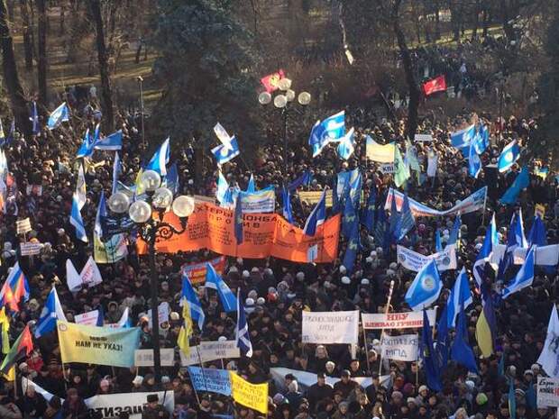 Массовые акции протеста вспыхнули в Киеве Массовые акции протеста вспыхнули в Киеве