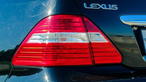 Lexus LS430 фонарь