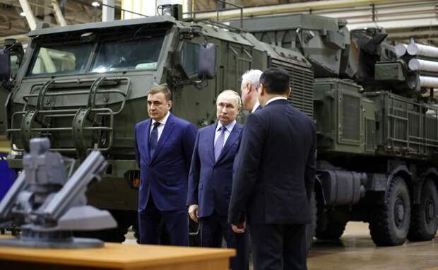 Динамика наращивания российской живой силы и ВПК показывает, что ВСУ остаётся сдаться или умереть Недавняя статья в британском журнале The Economist главкома ВСУ Залужного стала холодным душем не...-4