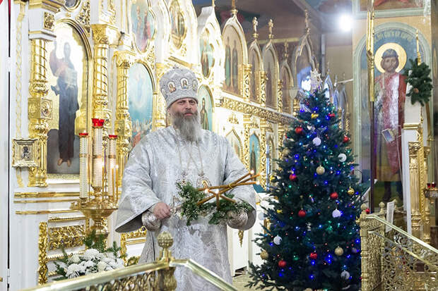 Митрополит Никодим поздравил новосибирцев с Рождеством-2026