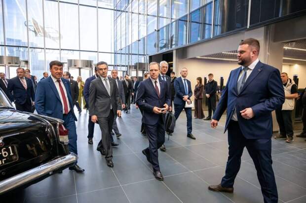 Сенатор Михаил Борщёв обсудил нацпроект по развитию космоса в Туле