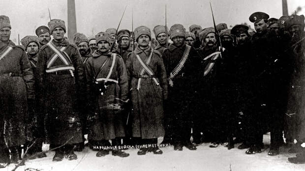 Февральская революция 1917 года: Действительно ли большевики не свергали Царя? Февральская революция 1917 года: Действительно ли большевики не свергали Царя?