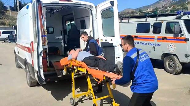 Под Судаком спасатели оказали помощь туристу с недомоганием