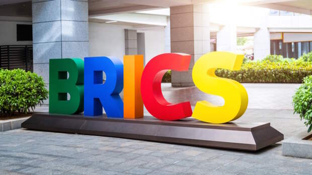 Враждебность Трампа к БРИКС объяснили в Белом доме