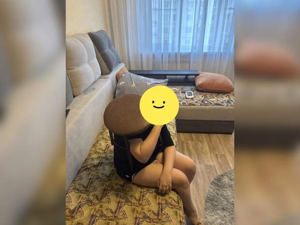 Астраханские спасатели помогли ребенку, застрявшему в табуретке