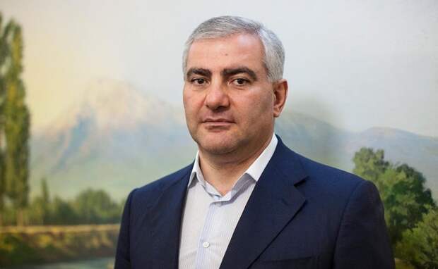 Суд в Армении постановил вернуть под домашний арест Карапетяна