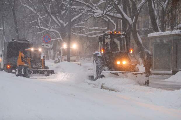 В Москве приняли экстренные меры для очистки города от снега
