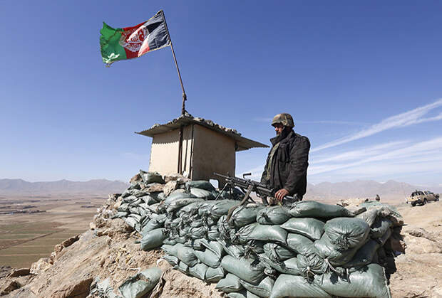 Афганский солдат на блок-посту в провинции Логар