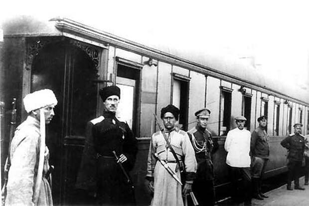 На перроне. Источник: pinterest.com