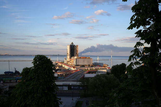 Фуры с западной помощью в Измаиле тушили до утра