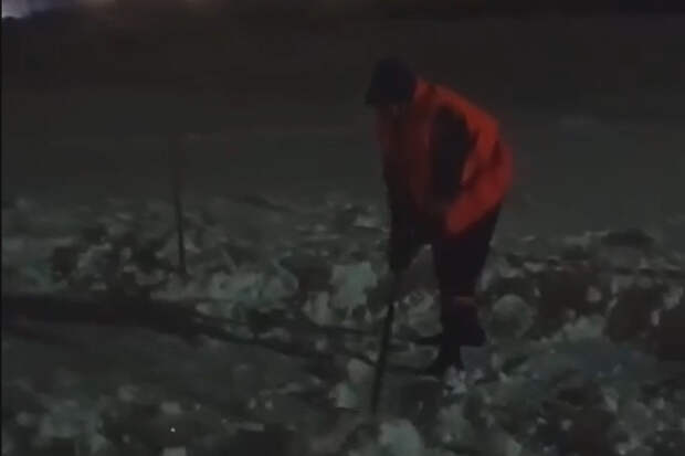 Спасатели ликвидировали купель на «карьере смерти» в Новосибирске