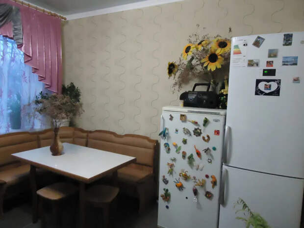 Выбросьте стол с кухни немедленно: 4 фишки из Европы, которые освободят половину комнаты