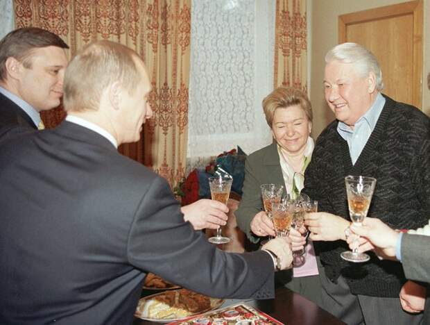 70-летие Бориса Ельцина в Центральной клинической больнице. 1 февраля 2001 года
