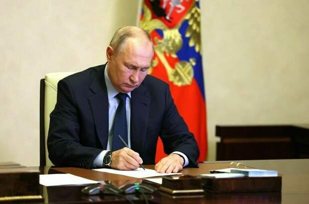 Путин поручил регионам организовать походы по выходным для обучающихся