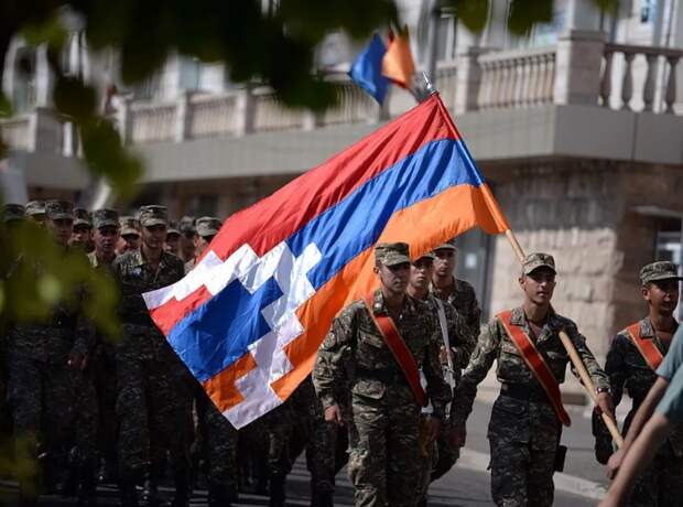 Здравствуй, дорогая Русская Цивилизация. После недавних событий в Карабахе, за пределы Арцаха выехало свыше 100 тысяч человек. Остальные стоят в очередях на дороге жизни.