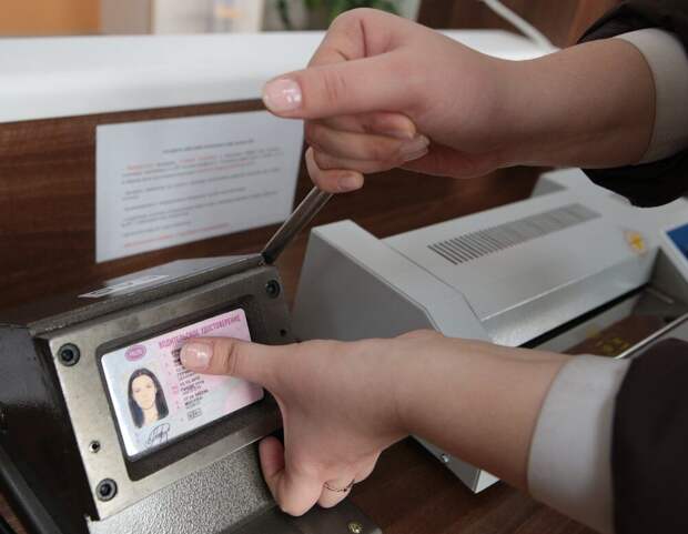 Водительские права в новогодние праздники можно будет продлить с 3 или 4 января