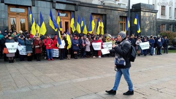 Противники земельной реформы на Украине перекрыли центр Киева Противники земельной реформы на Украине перекрыли центр Киева