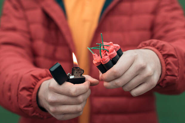 В Новосибирске ребенку ампутировали палец после взрыва петарды