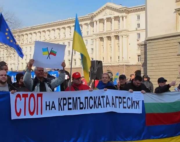 Братушки уже давно не братушки, а раскладушки.