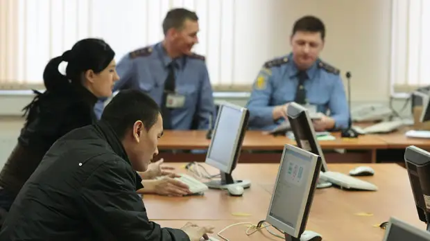 Эксперт прокомментировал инициативу о проверке знаний ПДД при обмене прав