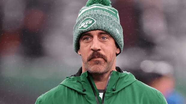 aaron rodgers on jets sideline