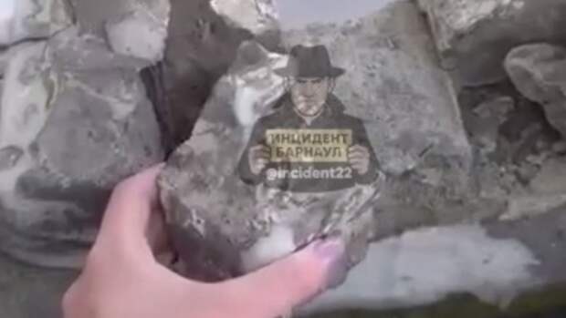 Разрушенный фасад библиотеки / Кадр из видео: