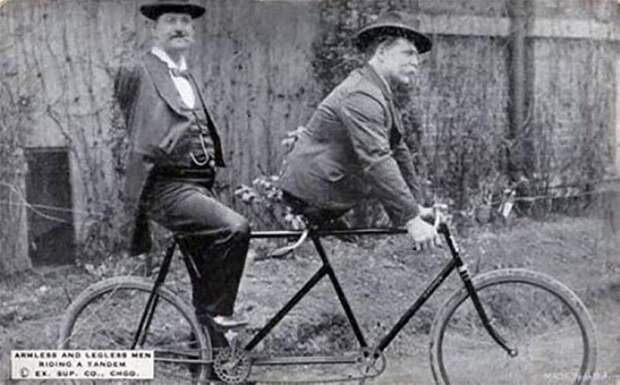 Безрукий Чарльз Трипп и безногий Эли Боуэн в тандеме, 1890г