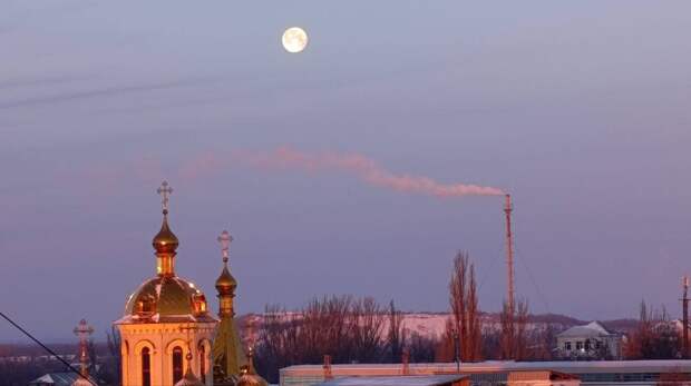 Полнолуние над Донецком утром