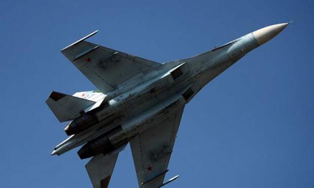 СМИ: российский Су-27 сделал "бочку" вокруг американского самолета-разведчика