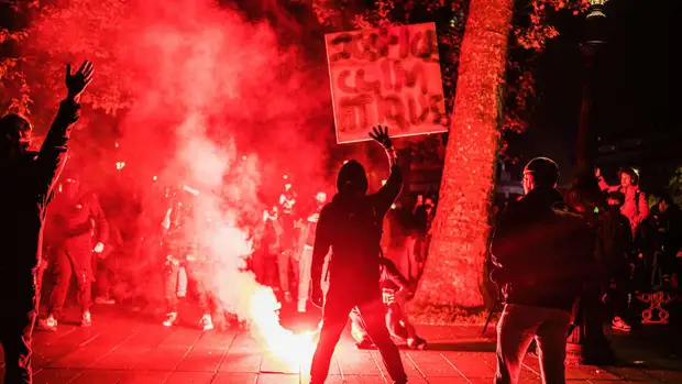 "Ни Макрон, ни Ле Пен — революция!" Чем закончились выборы во Франции