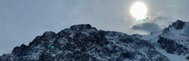 Пять человек погибли в горах Алматы за эту зиму