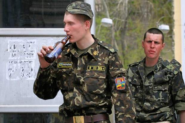 В каких казармах живут бойцы «самой сильной армии в Европе»: фото украинского блогера