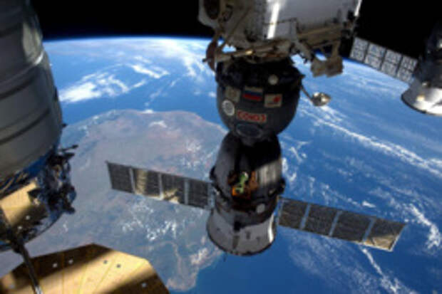 Клипарт pickupimage. spacePD , космос, спутник, космический корабль, планета земля, космическая станция, союз, орбитальная станция
