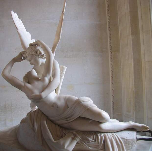 Амур и Психея, скульптура в Лувре