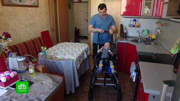 В Петербурге родители малыша со СМА потратили собранные на лечение деньги
