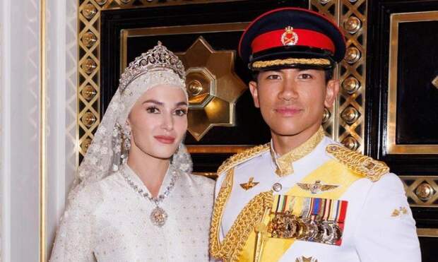 Ничего милее вы сегодня не увидите: принц Брунея Абдул Матин показал новорожденную дочь