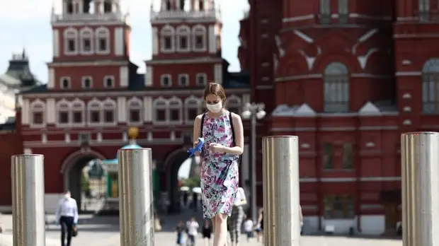 «Риски заболеваемости — высокие»: Собянин призвал москвичей оставаться дома в ближайшие праздники