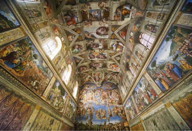 Роспись потолка Сикстинской капеллы представляет собой известнейший цикл фресок Микеланджело, считающийся одним из признанных шедевров искусства Высокого Возрождения.