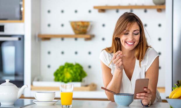 Можно ли есть на завтрак борщ, а на обед омлет, рассказала гастроэнтеролог Меньщикова