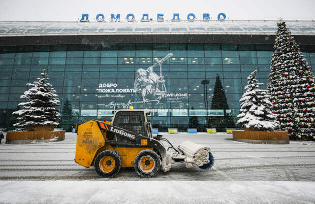 Раскрыта обстановка в аэропортах Москвы на фоне аномального снегопада