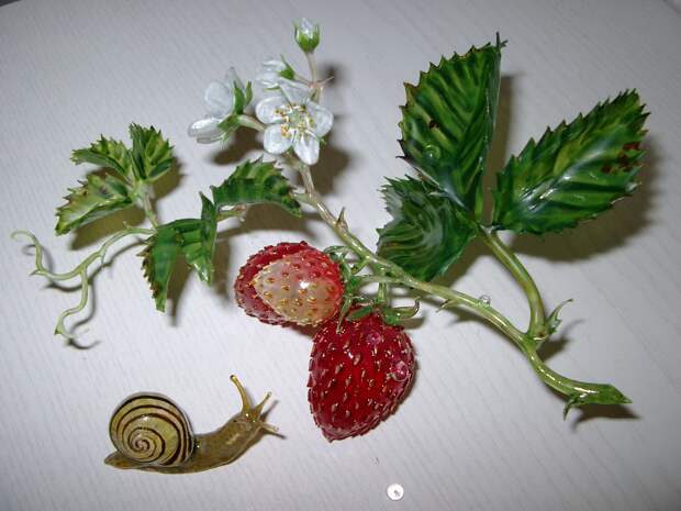 http://www.glassart-tobler.ch/bilder/Wald.und.Flur/Erdbeeren.JPG