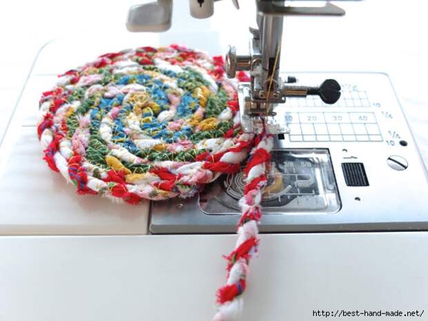 коврик из лоскутков ткани. круглый коврик пэчворк. лоскутные коврики. лоскутные коврики. коврик из лоскутков ткани.