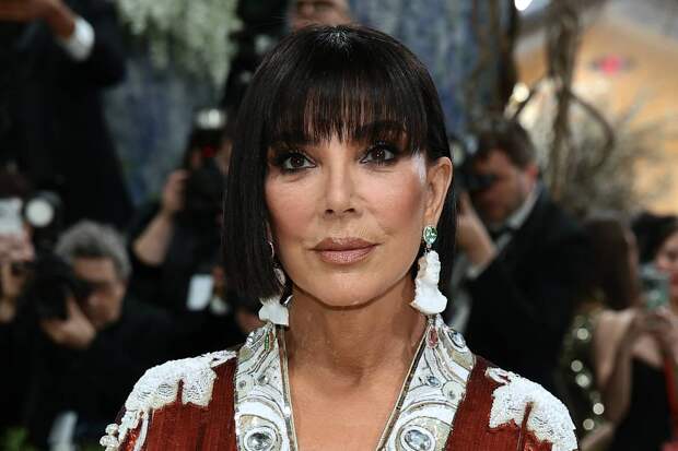 Крис Дженнер пришла на Met Gala после слухов о неудачной пластике за 7,5 миллиона рублей