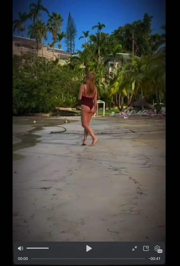 Алена Апина попросила не обсуждать её задницу на видео с ямайского пляжа
