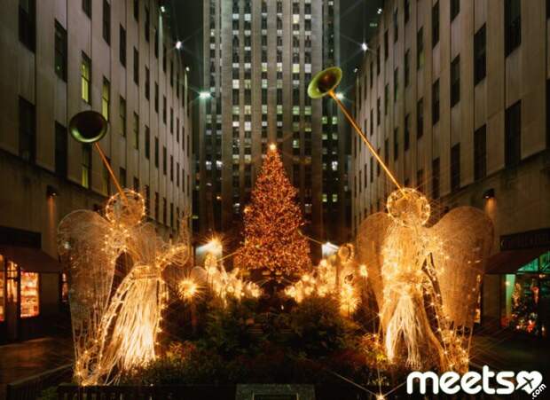 new year tree in new york angels near new year tree
