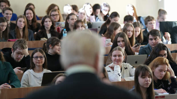 Минобрнауки опровергло сообщения о переходе вузов на новую систему образования