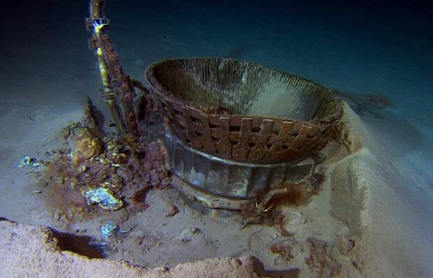 Были скрыты под водой двигатели Apollo 11.