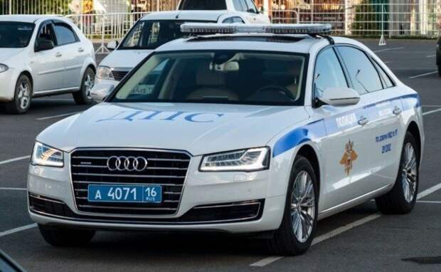 20 автомобилей полиции России, которые вызовут зависть автолюбителей